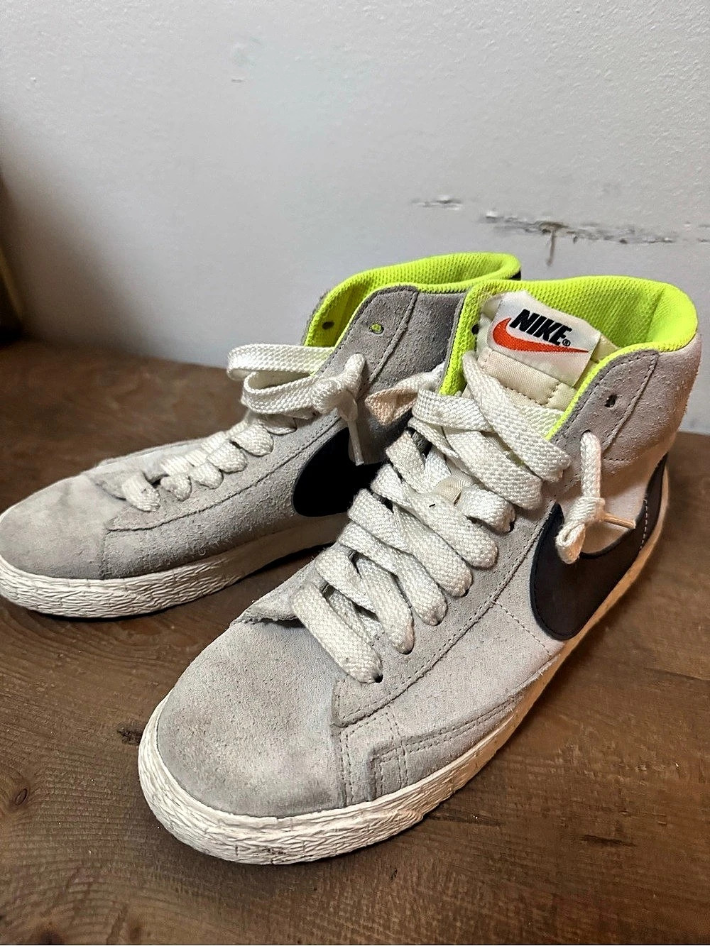 Nike Blazer Mid '77 Vintage High-Top Sneakers White & Black